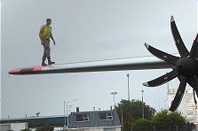 Letzte Inspektionen vor dem Abflug ... Letzte Inspektionen vor dem Abflug ...