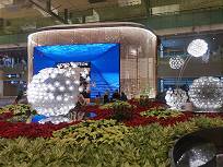 Gediegenes Ambiente im Flughafen Changi ...