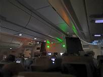 Der Bordservice kann in der Dunkelheit verschwinden ...