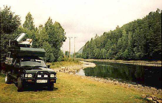 ... halbwildes Ufer-Campen ... 