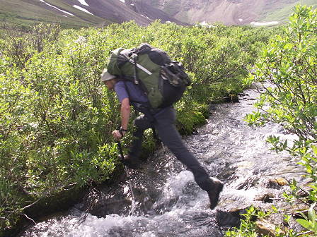 ... wieder auf dem Weg durchs Gelnde ...