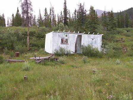 Durch Zufall kommen wir genau bei der Htte heraus ...
