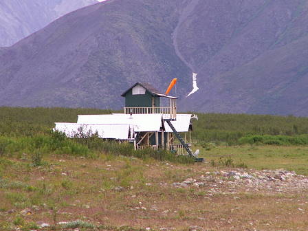 Landepiste mit Tower ...