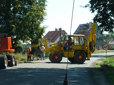 Baustellen, LKWs, Traktoren, kein Grund zum Bremsen ... Baustellen, LKWs, Traktoren, kein Grund zum Bremsen ...