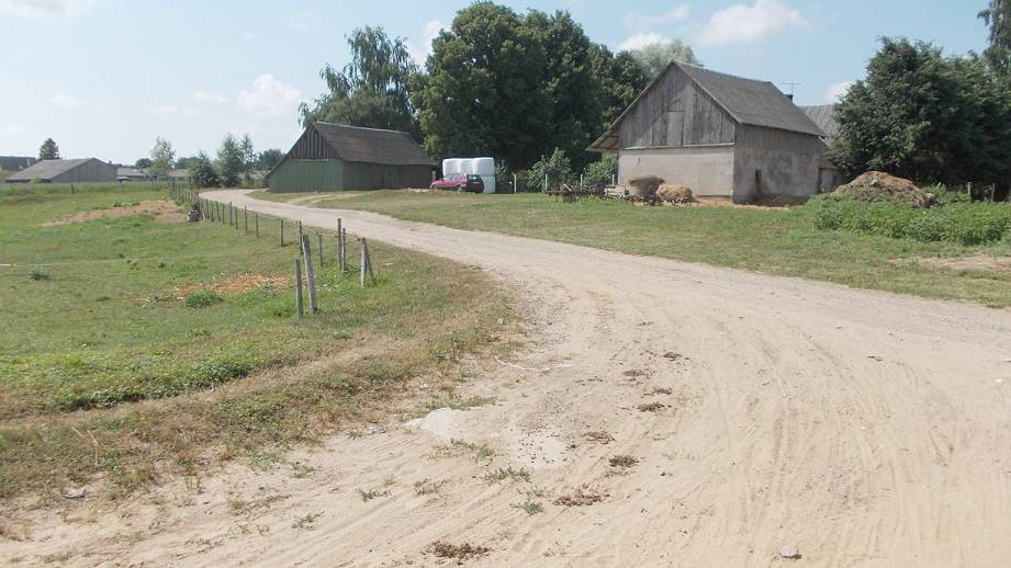 Dann auf einen größeren Schotterweg ... Dann auf einen größeren Schotterweg ...
