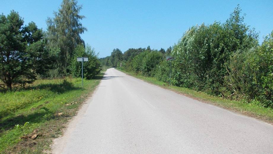 Vor kurzemn geteerter Weg! Vor kurzemn geteerter Weg!