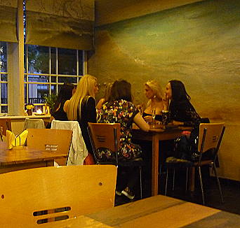 Restaurantbesuch bei den Schönen von Ventspils ... Restaurantbesuch bei den Schönen von Ventspils ...