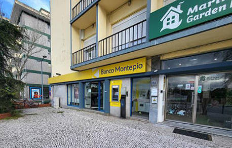 Am Automatenhotel ...