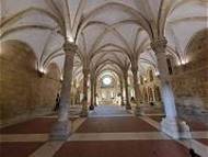 Unterwegs in  alten Gngen und Mauern ...