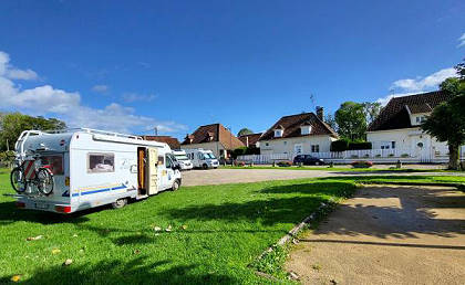 Diesmal kein "mittelalter K�se" in Chaource ...