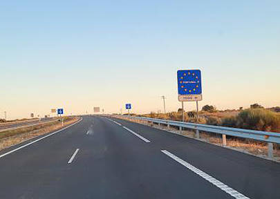 �ber die Grenze nach Portugal!