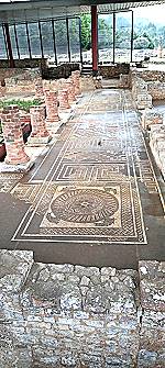 ... aufwendige Anlagen ...