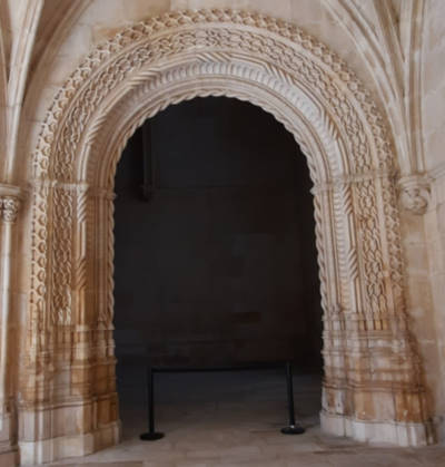 Nachgebildete Schiffsleinen und Ankerketten ...