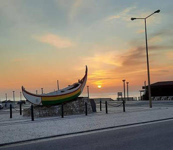 Erinnerungs-Boot an die traditionelle Fischerei