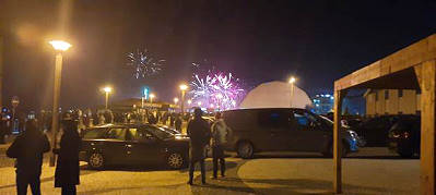 ... und auch ein groes Partyzelt kommt zum Einsatz ...