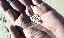 Erneute Ansammlungen von Plastikkugeln ...