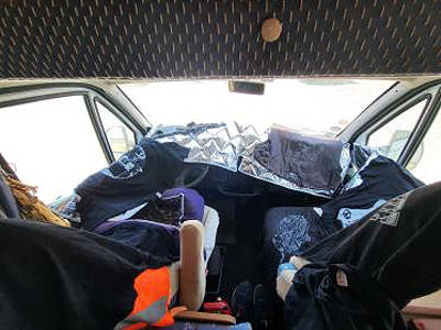 Welche Truppe mag in diesem Auto hausen ..?