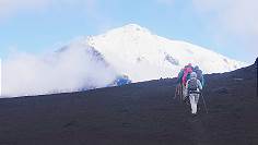 Tolbatschik mit Schneehaube ...