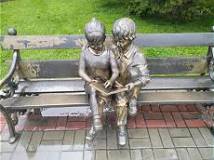 Wer sitzt denn da auf der Parkbank? Wer sitzt denn da auf der Parkbank?