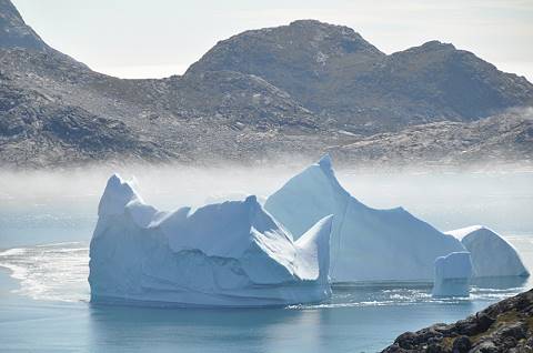Eisberg an der Ammassilak-Insel ...
