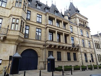 Europa (1): unbewachter Palast, streng bewachtes Informationsbro ...