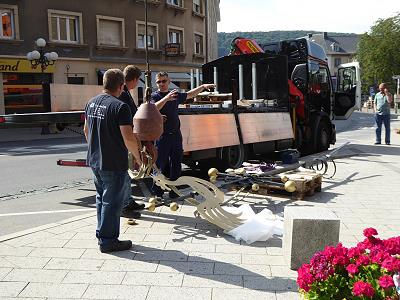 Die Spitze muss auf den Kirchturm ...
