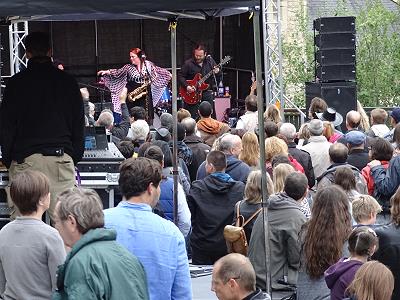 ... die Knstler geben alles!