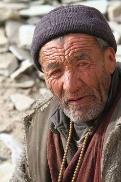 Ladakh Himalaya: Das Leben hat tiefe Furchen gegraben ...