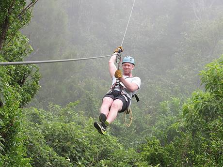 Costa Rica: Unterwegs an der Seilrutsche ...