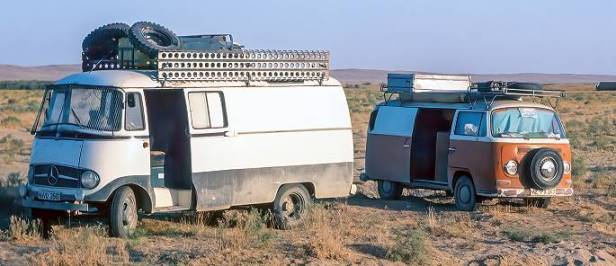 Reisepartner beim Zwischenstop ...