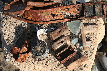 Schadhafte Defenderteile werden ausgebaut ...