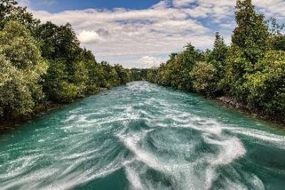 Die ber�chtigte Uttigenwelle in der N�he des Thunersees 