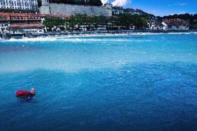 ... und mit Kurs auf Bern ... ... und mit Kurs auf Bern ...