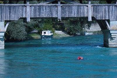 Der Autor schwimmend bei Neubrügg ... Der Autor schwimmend bei Neubrügg ...