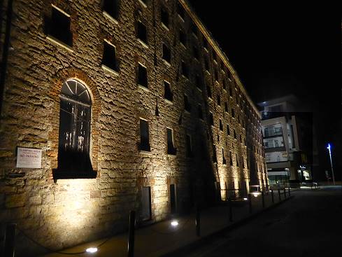 Verfolgung in finsteren Ecken ..?