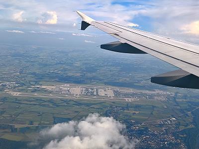 ber dem Flughafen Mnchen ...