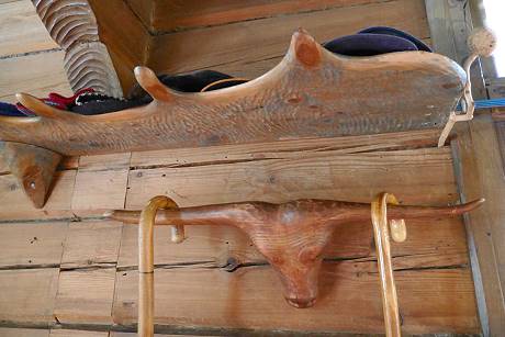 Garderobe am Eingang zum Wohnhaus