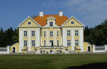 Schlosshnliche Gutshfe im ehemaligen Ostpreuen: Gut Palmse ...