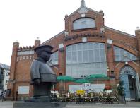 Kauppahalli am Markt in Oulu ...