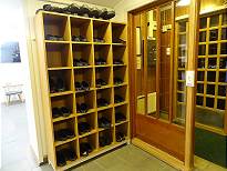 Kirchen-Schuhschrank ... Kirchen-Schuhschrank ...