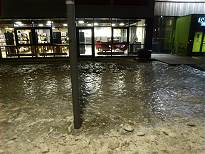 Kein Schwimmbad, aber gefrorener Untergrund ... Kein Schwimmbad, aber gefrorener Untergrund ...