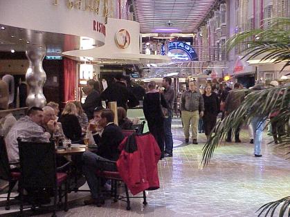 Die Promenade auf Deck 7: Das Herzstck!
