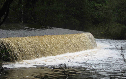 Das alte Wehr Blomfors ...