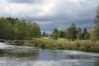 Aus dem Wald wieder ins offene Land: Steter Wechsel der Aussicht ...