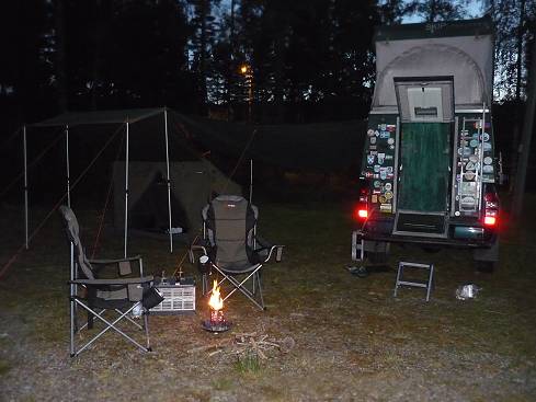 Explorer + Oztent + Tarp + Hobo-Ofen = Großcamp! Explorer + Oztent + Tarp + Hobo-Ofen = Großcamp!