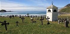 Seemannsfriedhof Ervik am Strand ...
