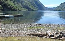 Fyksesund Anlegestelle: Landgang am Ende des kleinen Fjords 