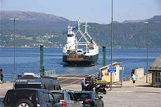 Mit der Fhre ber den Hardangerfjord nach Gjermundshamn