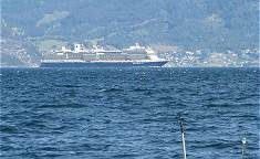 Im Hardangerfjord kmpfen wir gegen Wind und Wellen ...