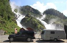Latefossen Fotostopp: Mt dem Wohnwagen halten geht nur in der Nebensaison ...